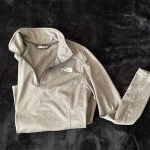 North face half zip up